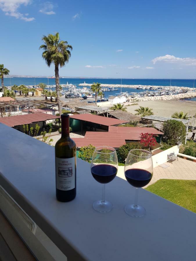 Haig'S Dream Flat On The Beach ラルナカ エクステリア 写真