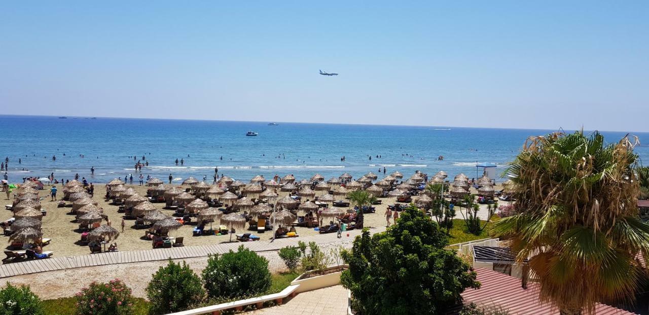 Haig'S Dream Flat On The Beach ラルナカ エクステリア 写真