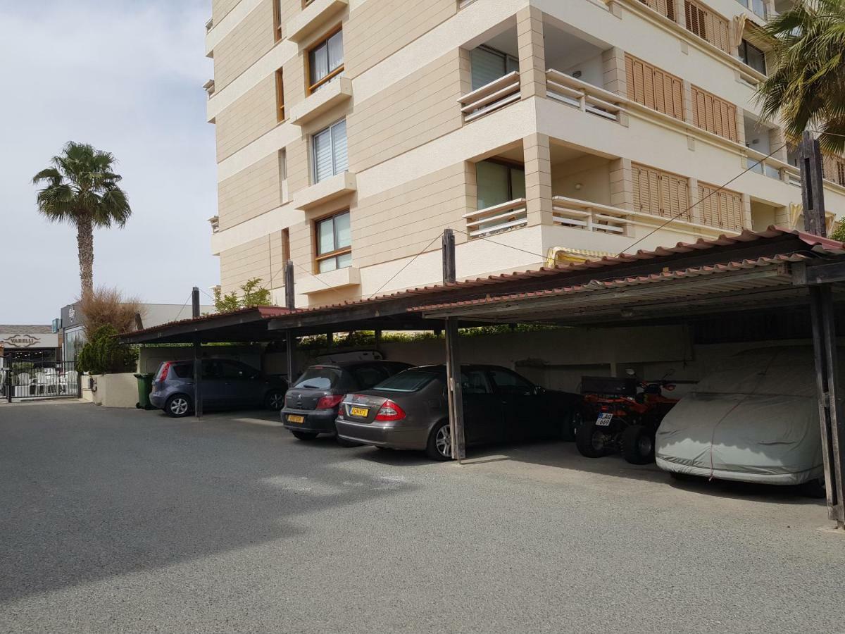 Haig'S Dream Flat On The Beach ラルナカ エクステリア 写真